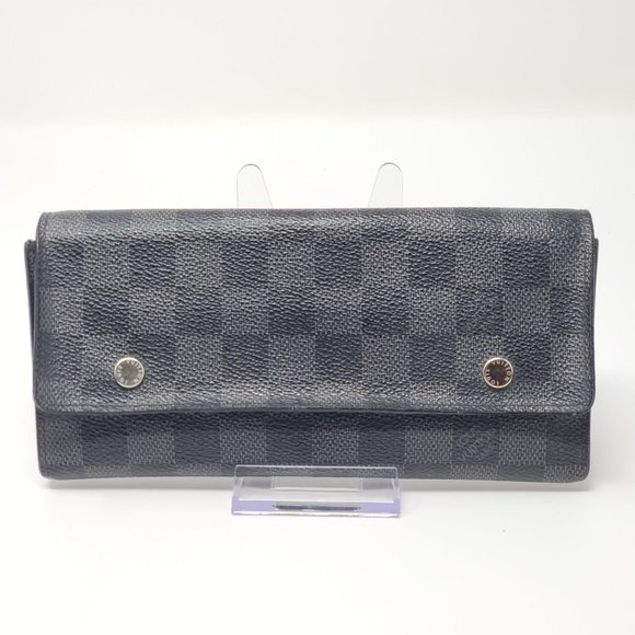 Auth Louis Vuitton Wallet - Picture 2 of 12